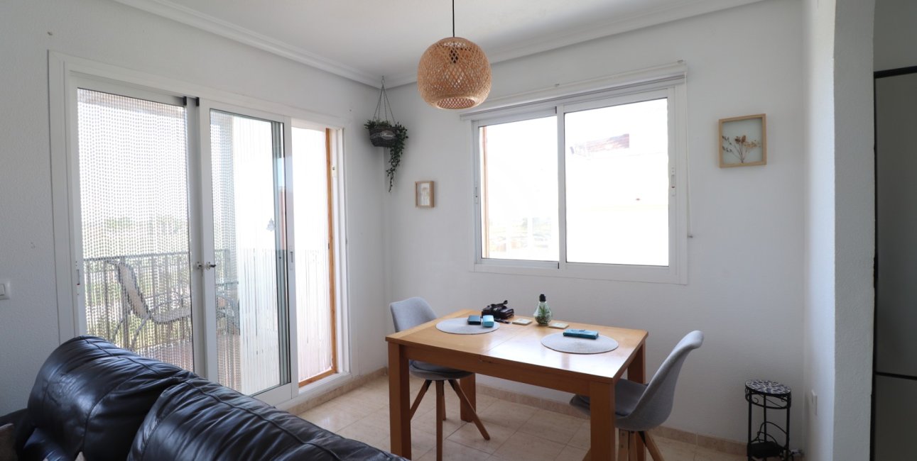 Resale - Duplex -
Daya Vieja - Daya Vieja - Town