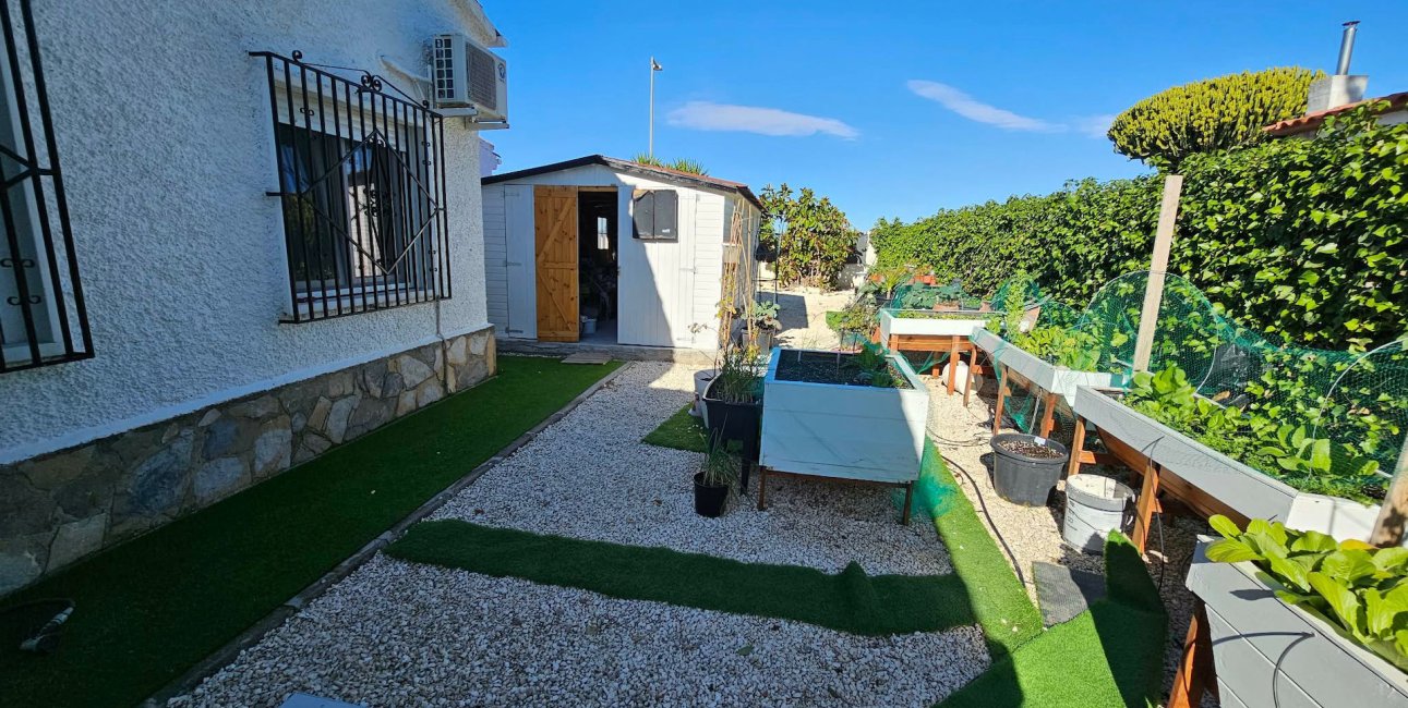 Rynek wtórny - Willa -
La Marina - La Marina - Urbanization