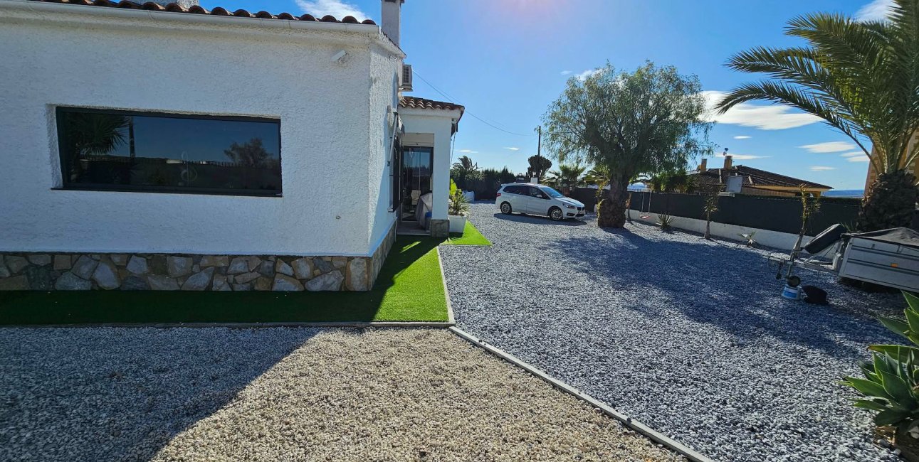 Rynek wtórny - Willa -
La Marina - La Marina - Urbanization