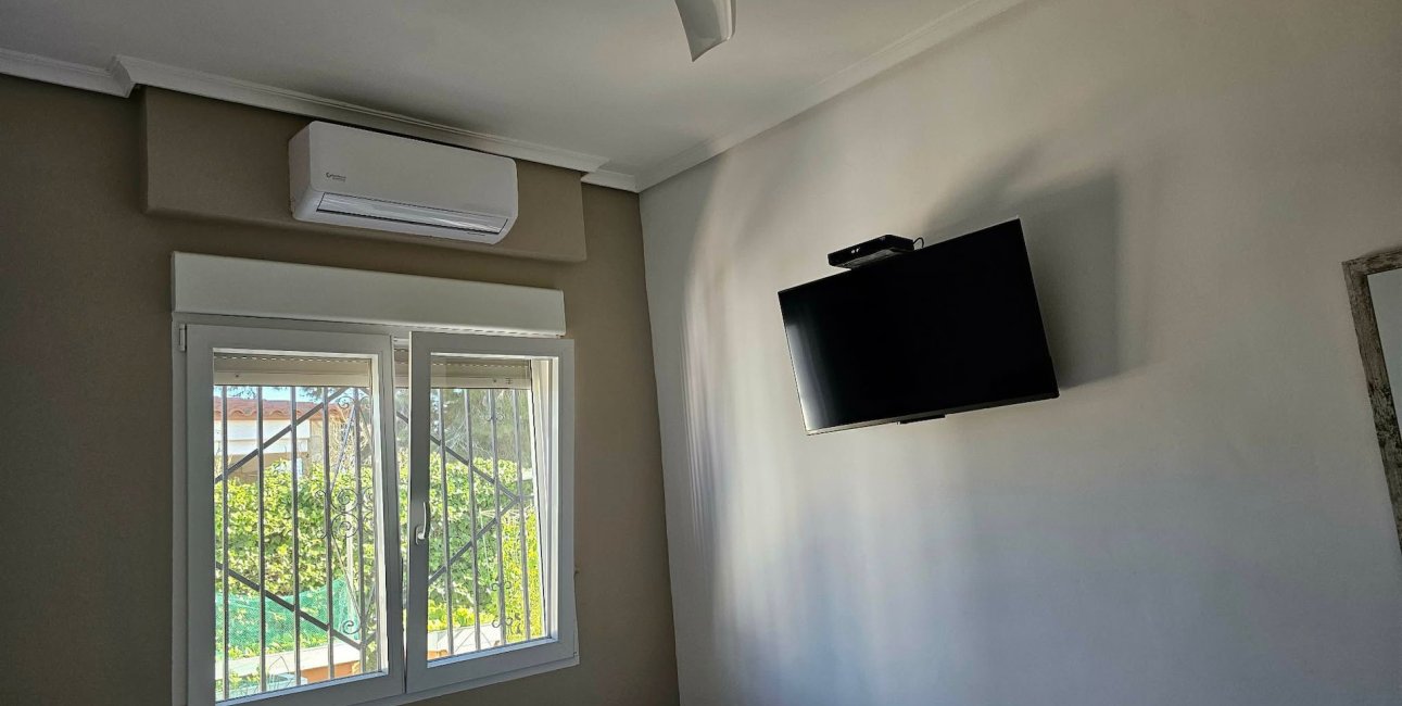 Rynek wtórny - Willa -
La Marina - La Marina - Urbanization