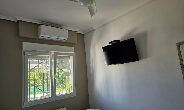 Rynek wtórny - Willa -
La Marina - La Marina - Urbanization