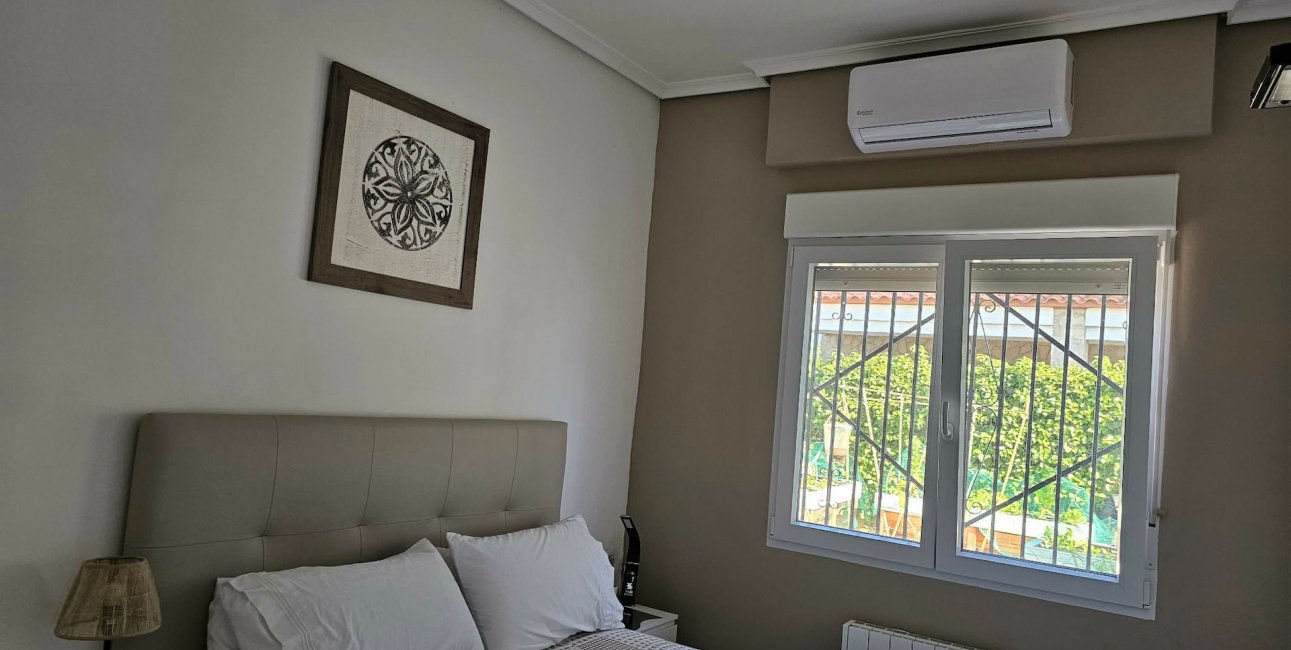 Rynek wtórny - Willa -
La Marina - La Marina - Urbanization