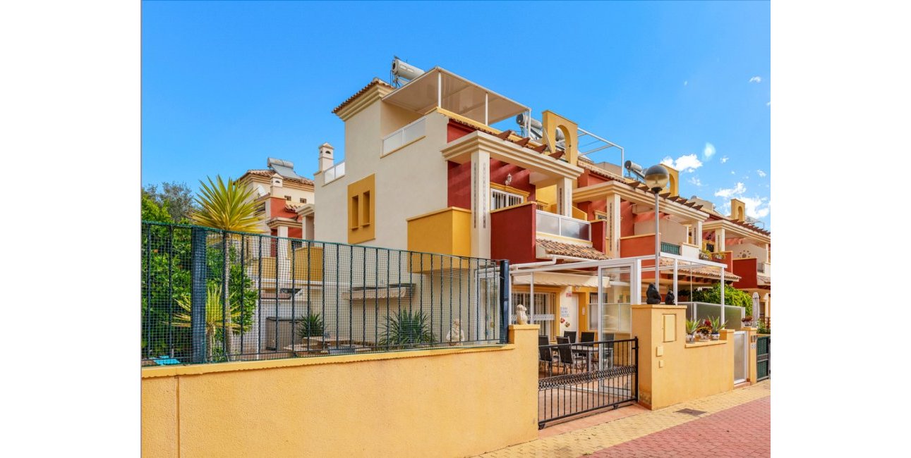 Resale - Townhouse -
Orihuela Costa - Villamartin