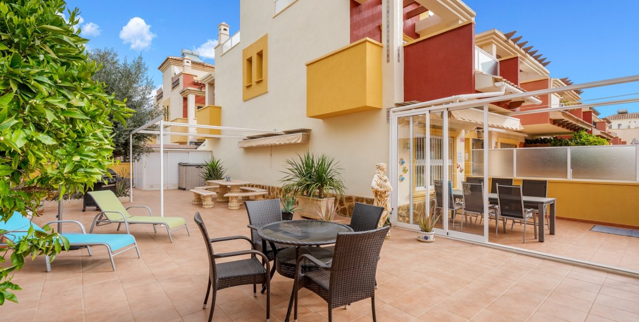 Resale - Townhouse -
Orihuela Costa - Villamartin