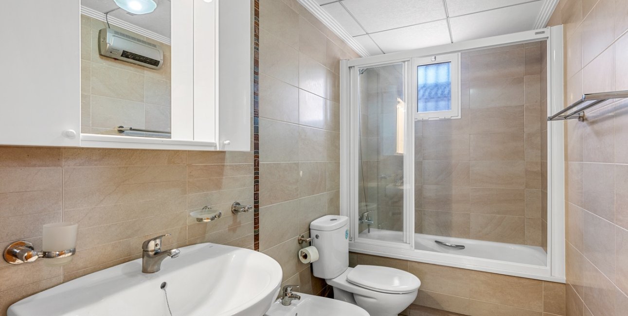 Resale - Townhouse -
Orihuela Costa - Villamartin