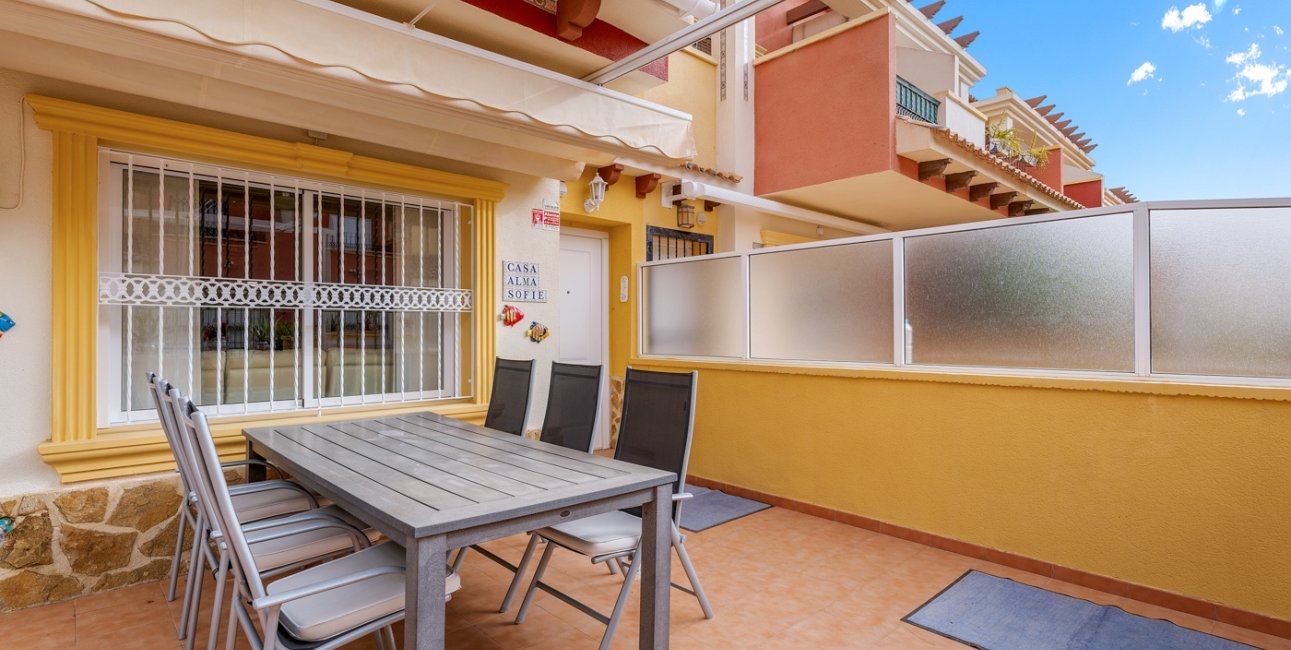 Resale - Townhouse -
Orihuela Costa - Villamartin