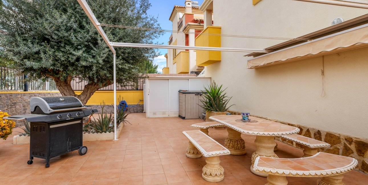 Resale - Townhouse -
Orihuela Costa - Villamartin