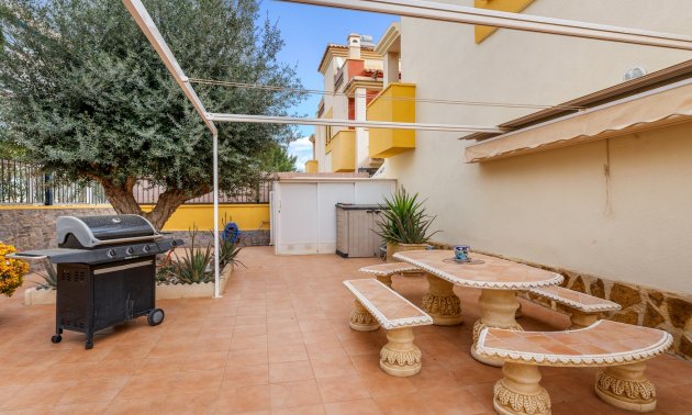Resale - Townhouse -
Orihuela Costa - Villamartin
