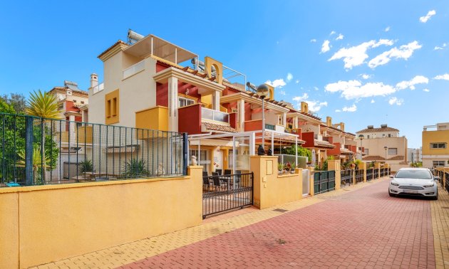 Resale - Townhouse -
Orihuela Costa - Villamartin