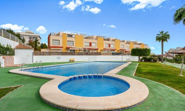 Resale - Townhouse -
Orihuela Costa - Villamartin