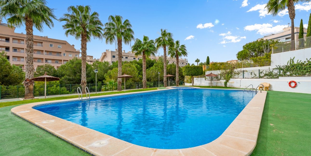 Resale - Townhouse -
Orihuela Costa - Villamartin