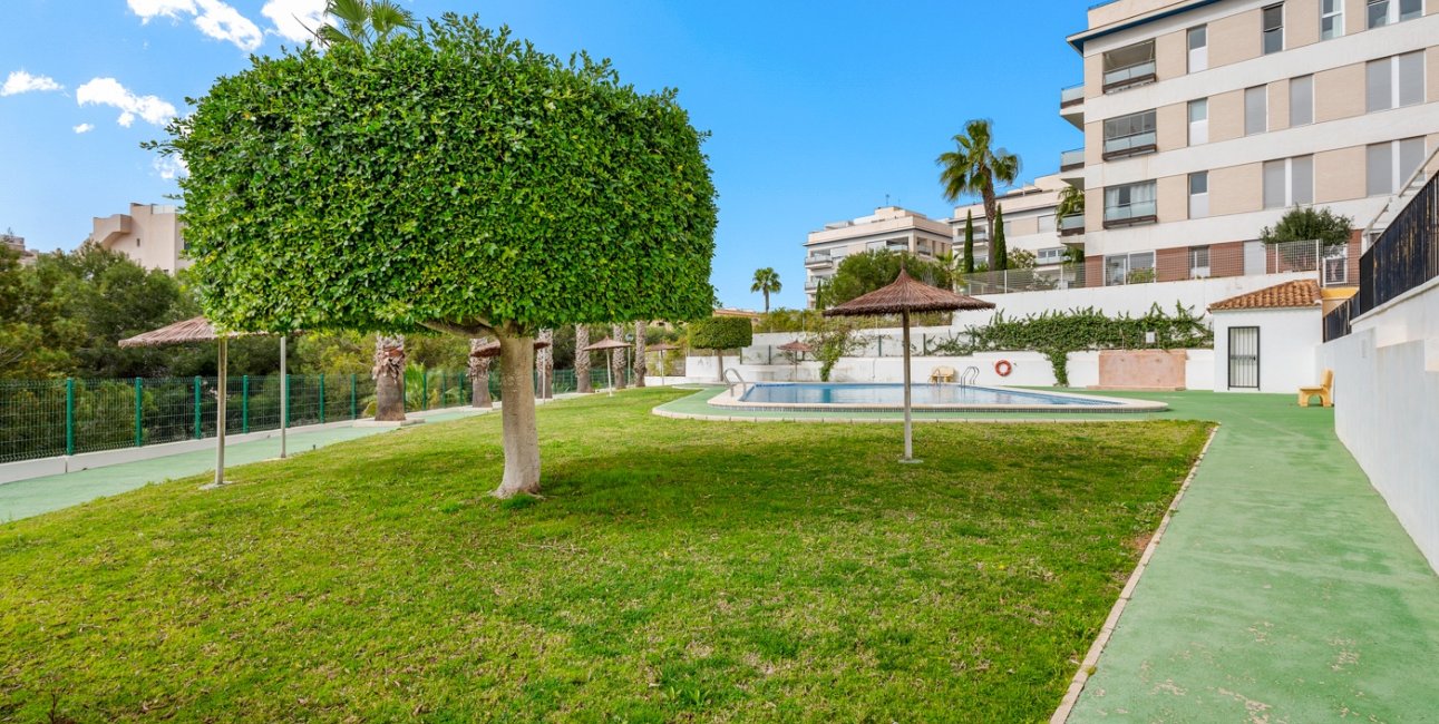 Resale - Townhouse -
Orihuela Costa - Villamartin