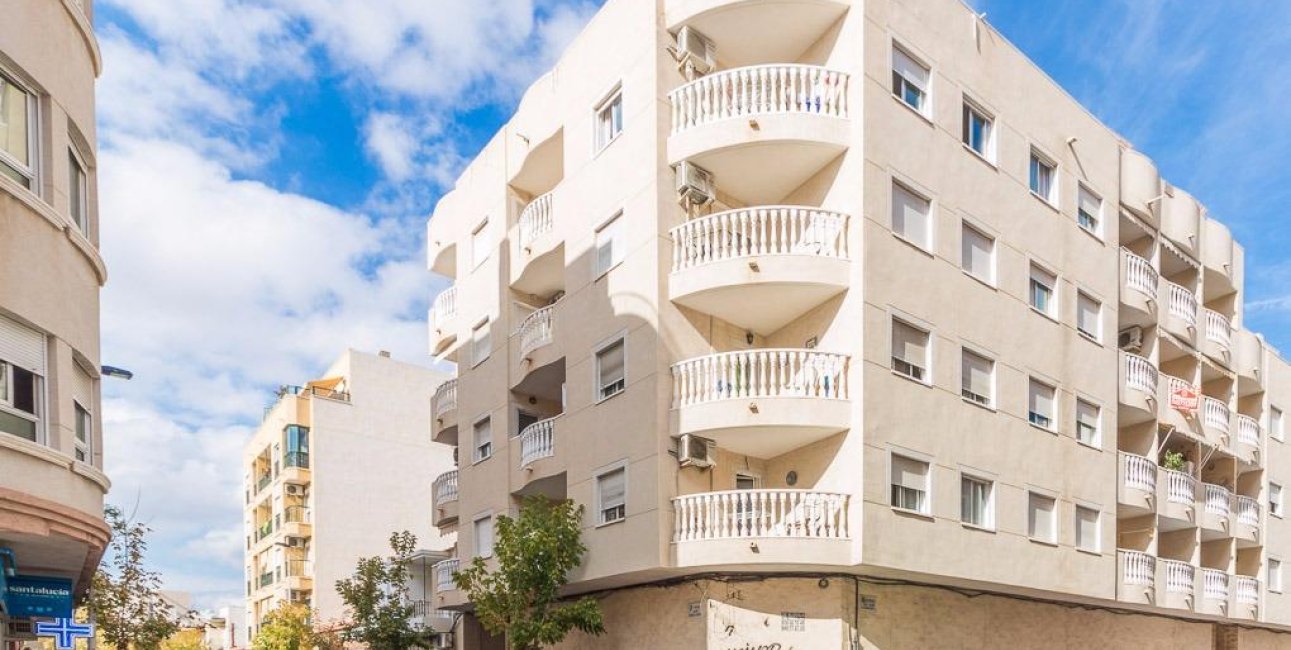 Resale - Apartment / flat -
Torrevieja - Centro