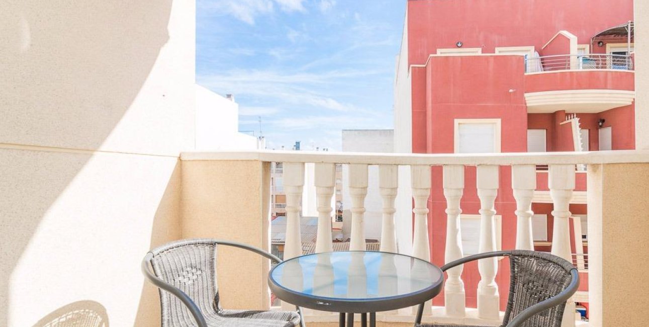 Resale - Apartment / flat -
Torrevieja - Centro