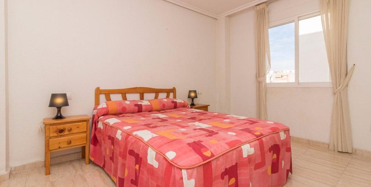 Resale - Apartment / flat -
Torrevieja - Centro