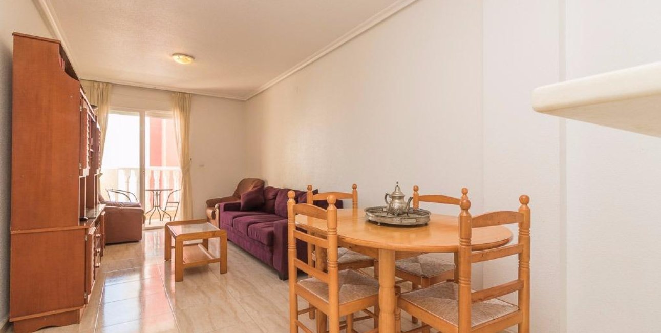 Resale - Apartment / flat -
Torrevieja - Centro