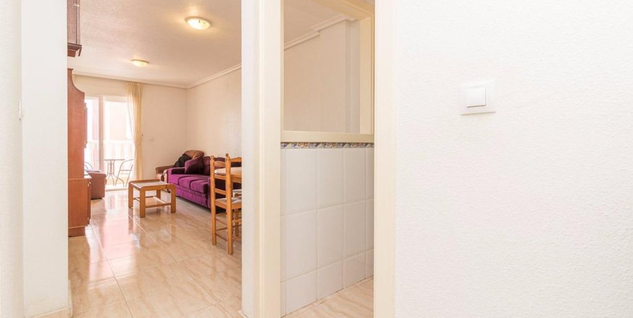 Resale - Apartment / flat -
Torrevieja - Centro