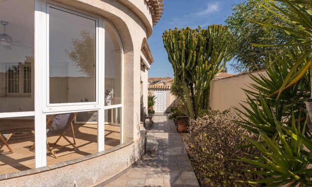 Resale - Villa -
Orihuela Costa - Playa Flamenca