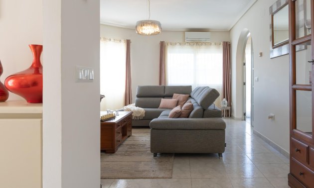 Resale - Villa -
Orihuela Costa - Playa Flamenca