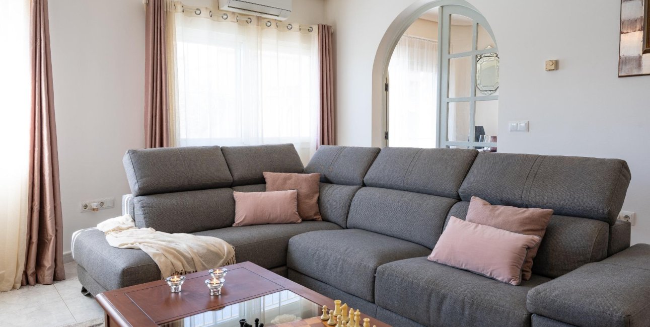 Resale - Villa -
Orihuela Costa - Playa Flamenca