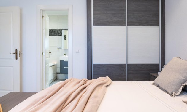 Resale - Villa -
Orihuela Costa - Playa Flamenca