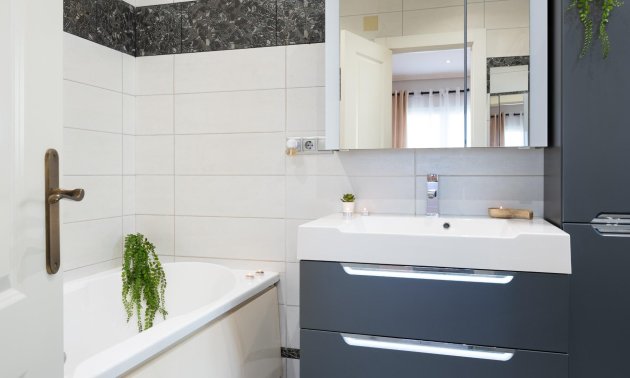 Resale - Villa -
Orihuela Costa - Playa Flamenca