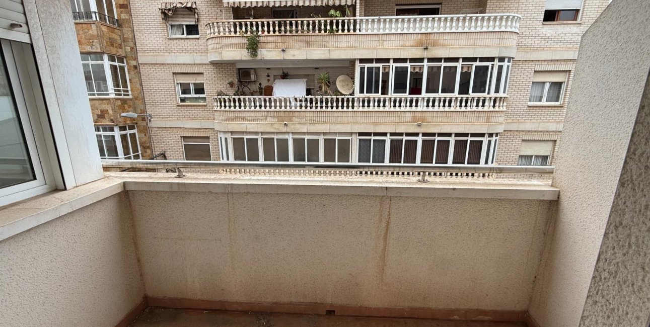 Resale - Apartment / flat -
Torrevieja - Centro