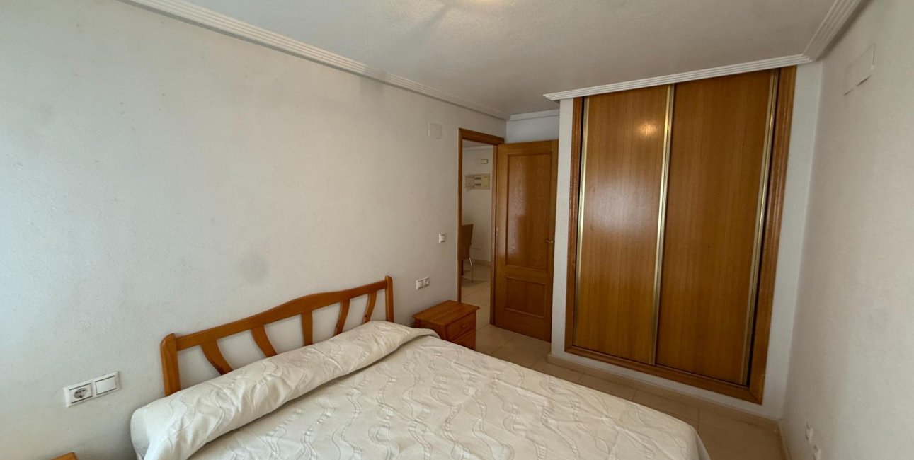 Resale - Apartment / flat -
Torrevieja - Centro