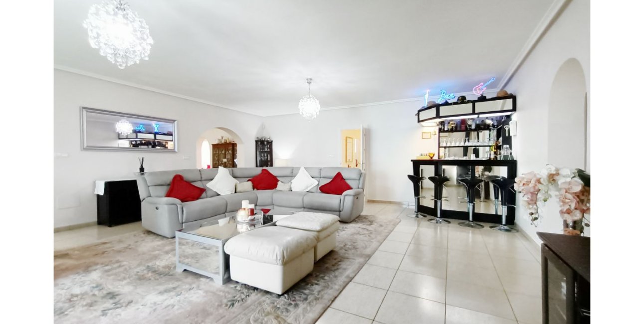 Rynek wtórny - Willa -
Gea Y Truyols