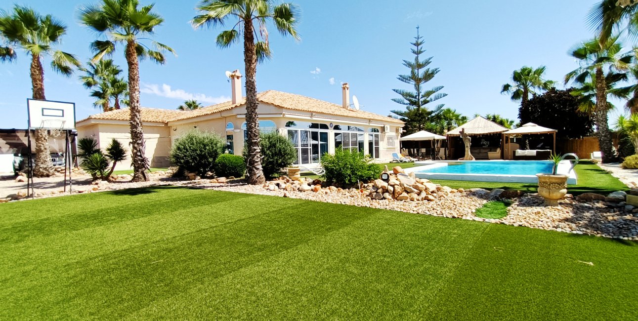 Rynek wtórny - Willa -
Gea Y Truyols