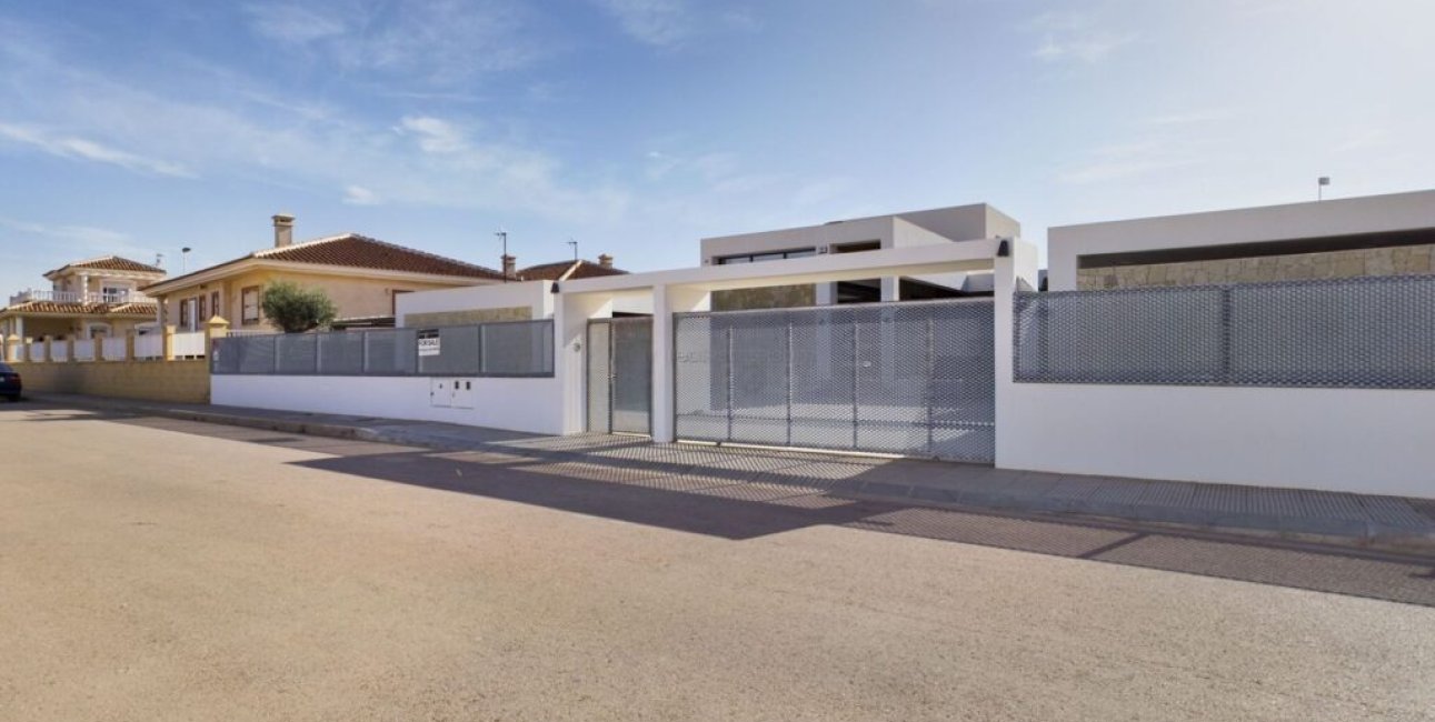 Resale - Villa -
Los Alcázares - Serena Golf