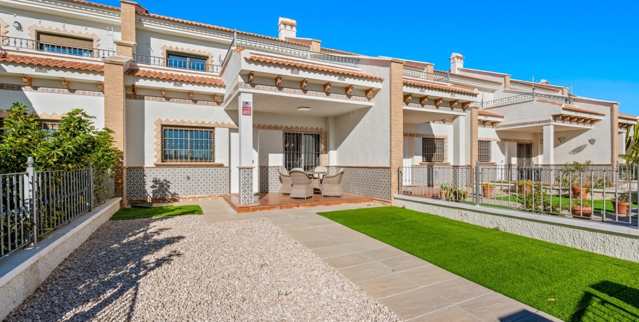 Resale - Townhouse -
San Miguel de Salinas