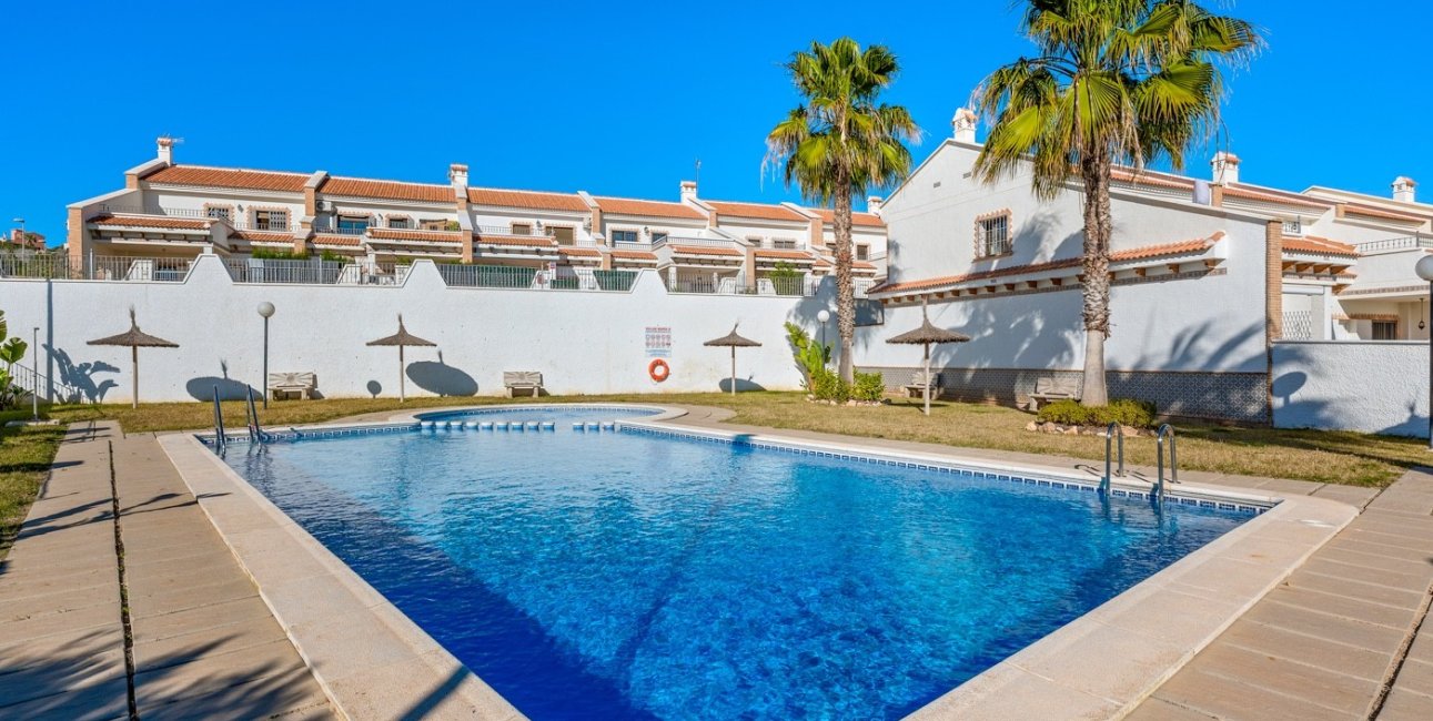 Resale - Townhouse -
San Miguel de Salinas