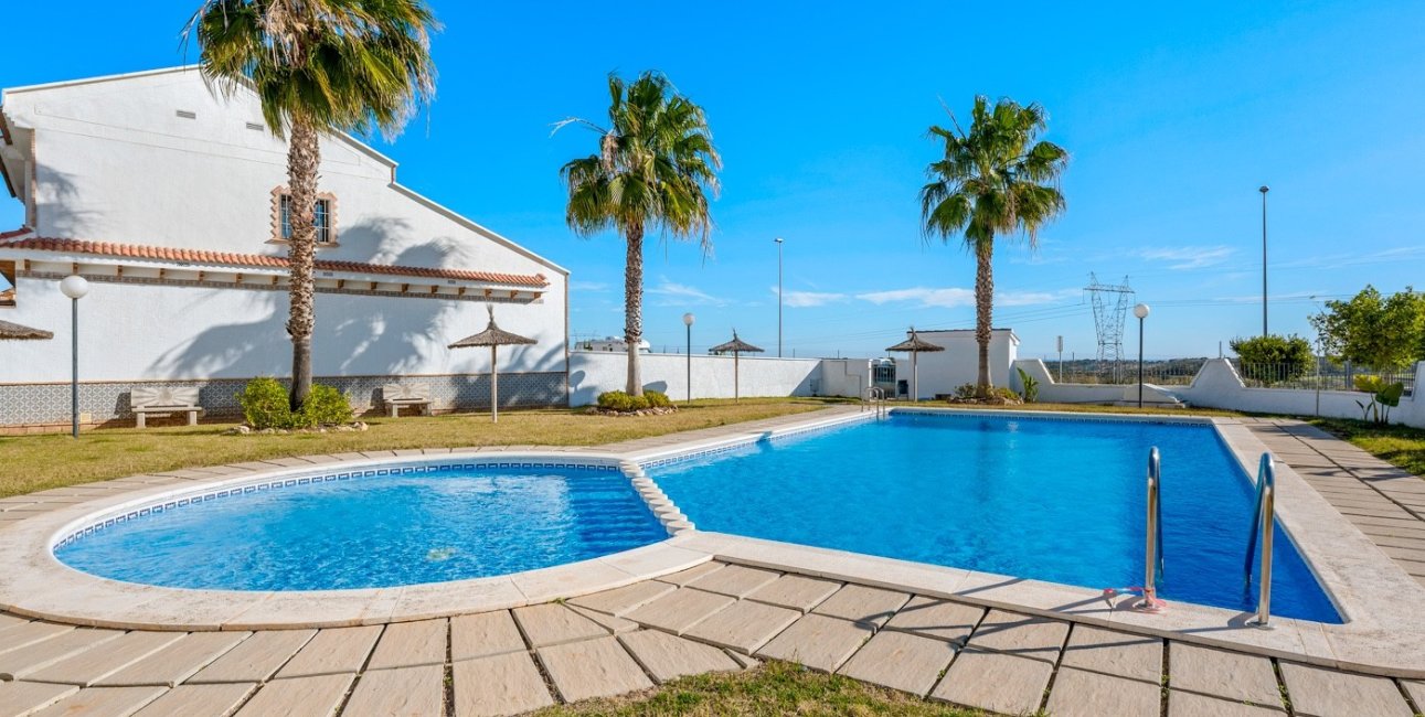 Resale - Townhouse -
San Miguel de Salinas