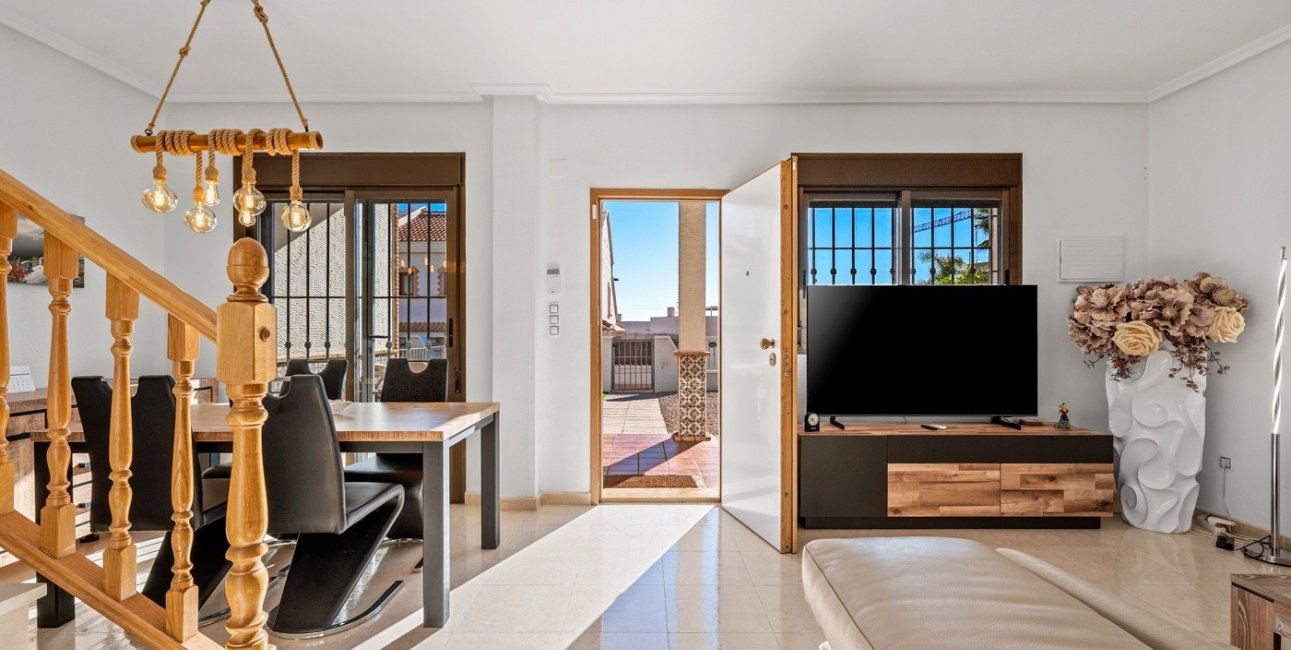 Resale - Townhouse -
San Miguel de Salinas