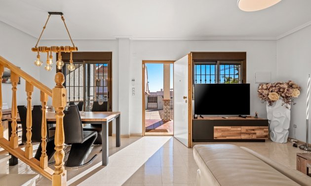 Resale - Townhouse -
San Miguel de Salinas