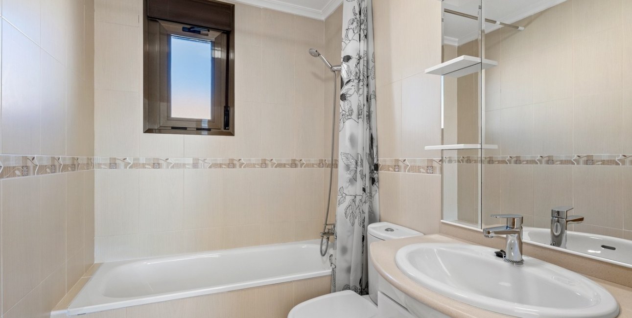 Resale - Townhouse -
San Miguel de Salinas