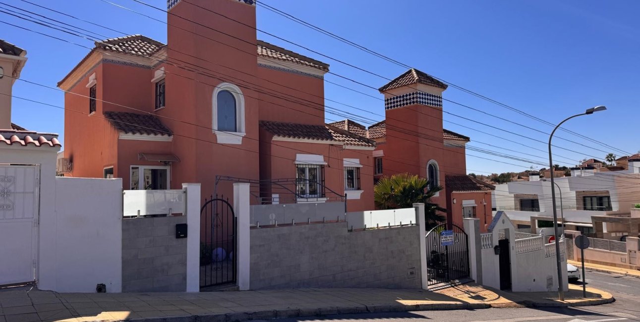 Resale - Villa -
San Miguel de Salinas - Blue Lagoon