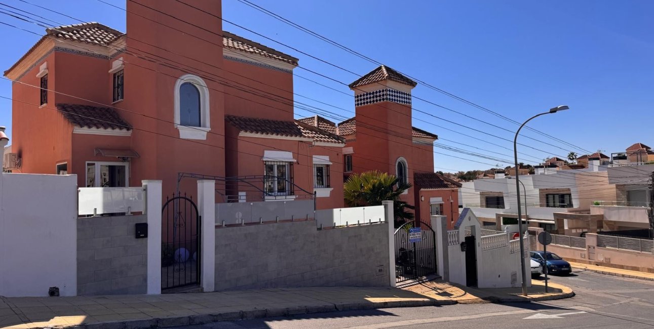 Resale - Villa -
San Miguel de Salinas - Blue Lagoon