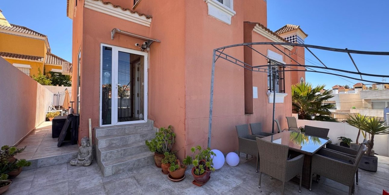 Resale - Villa -
San Miguel de Salinas - Blue Lagoon