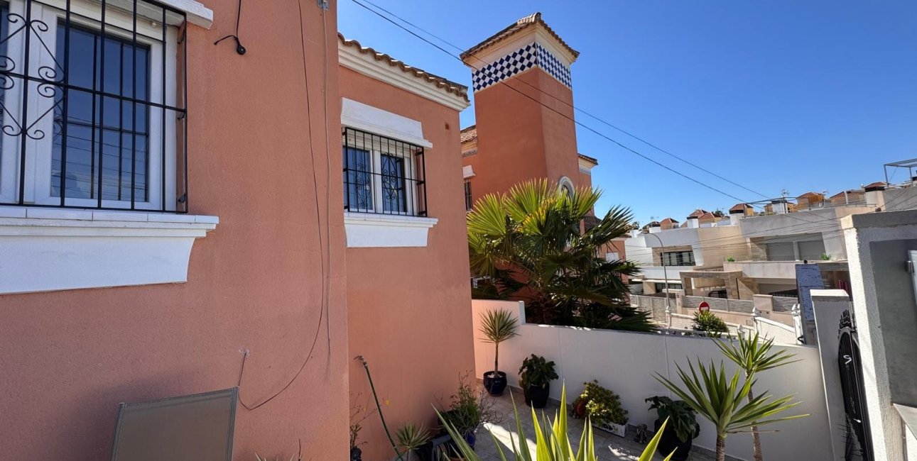 Resale - Villa -
San Miguel de Salinas - Blue Lagoon