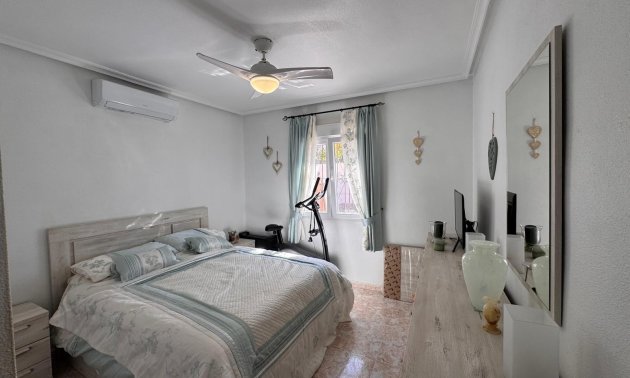 Resale - Villa -
San Miguel de Salinas - Blue Lagoon