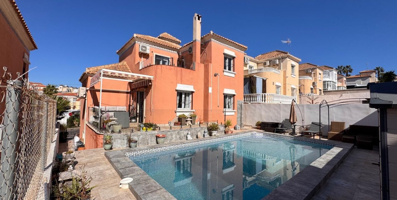 Resale - Villa -
San Miguel de Salinas - Blue Lagoon
