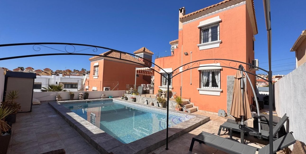 Resale - Villa -
San Miguel de Salinas - Blue Lagoon