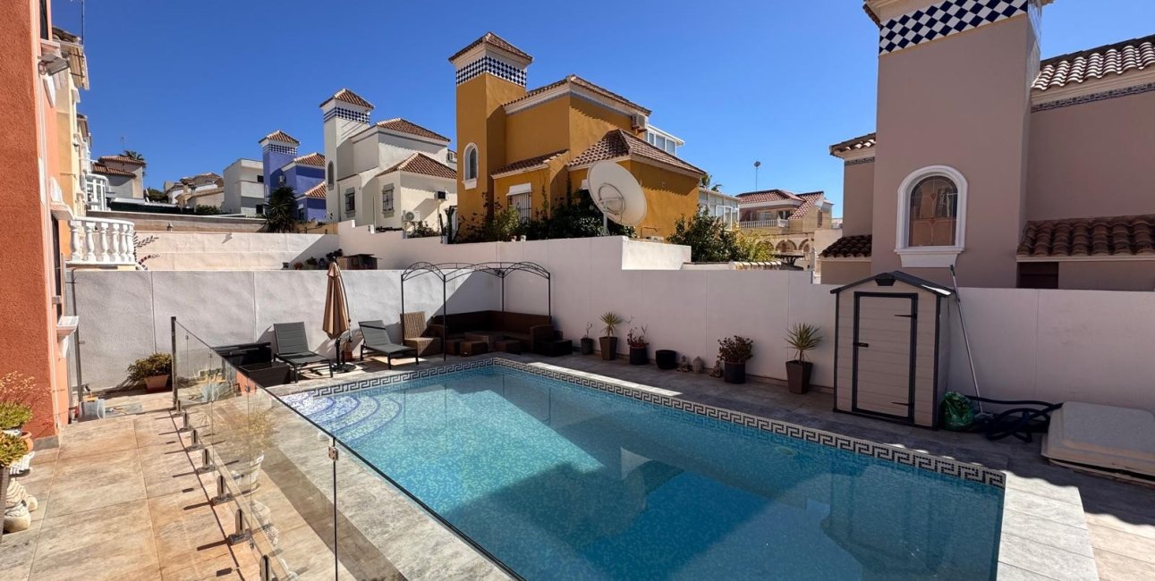 Resale - Villa -
San Miguel de Salinas - Blue Lagoon