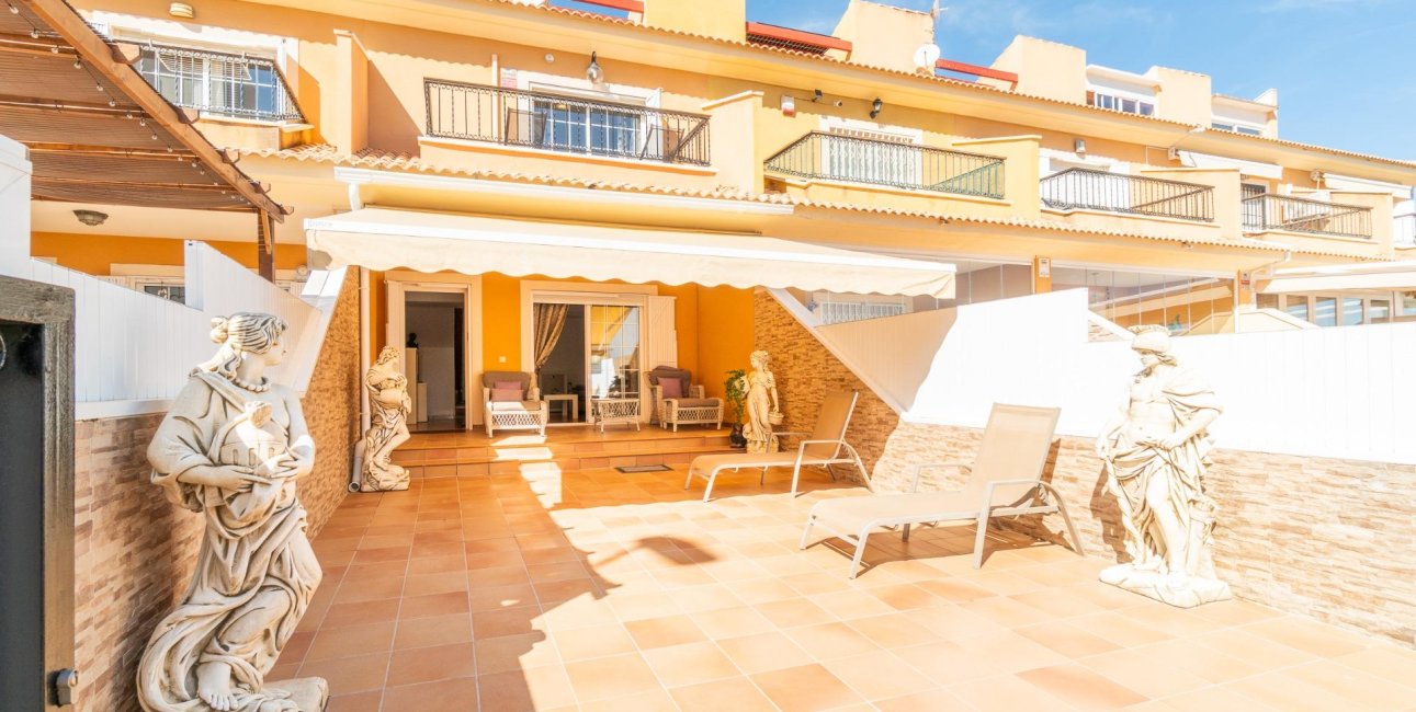 Resale - Townhouse -
Orihuela Costa - Villamartin