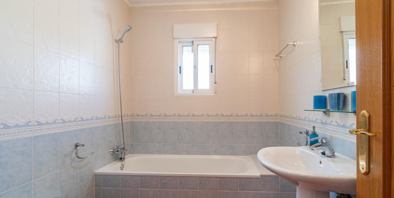 Resale - Townhouse -
Orihuela Costa - Villamartin