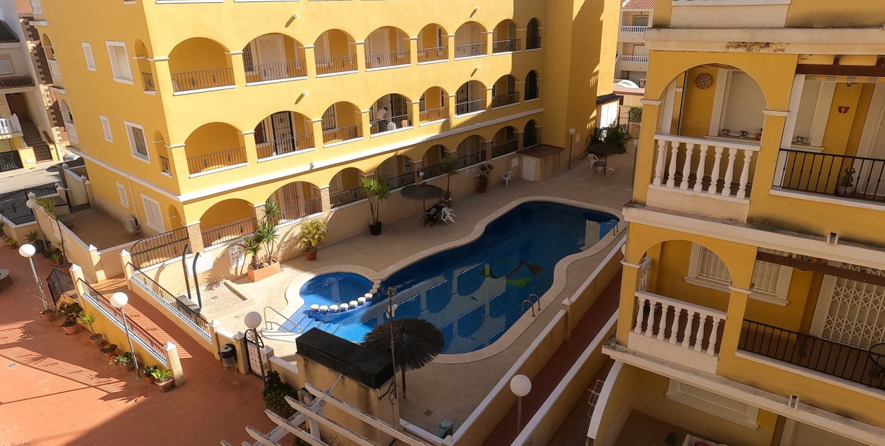 Resale - Apartment / flat -
Algorfa - Algorfa - Village