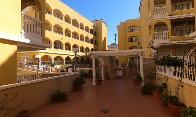Resale - Apartment / flat -
Algorfa - Algorfa - Village