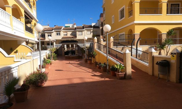 Resale - Apartment / flat -
Algorfa - Algorfa - Village